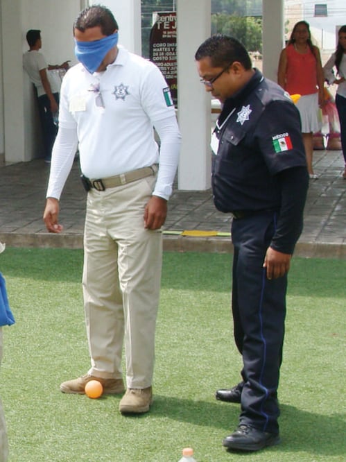 Capacita UAQ a elementos de seguridad