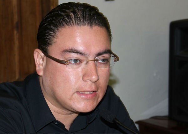 Sigue controversia entre antreros y municipio