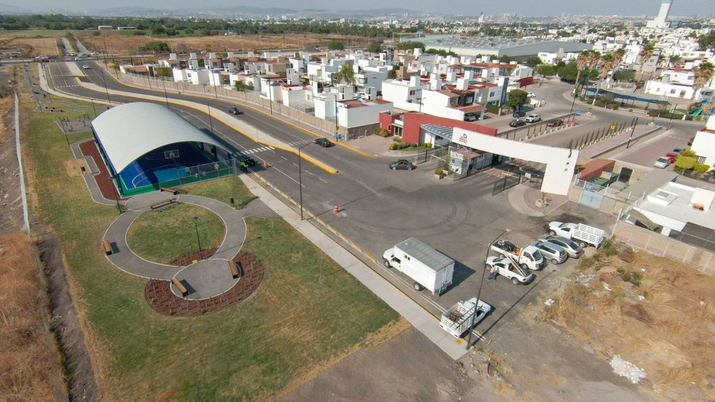 En Corregidora, inauguran la primera cancha "Con Causa", construida con plástico reciclado para apoyar a infancias con cáncer