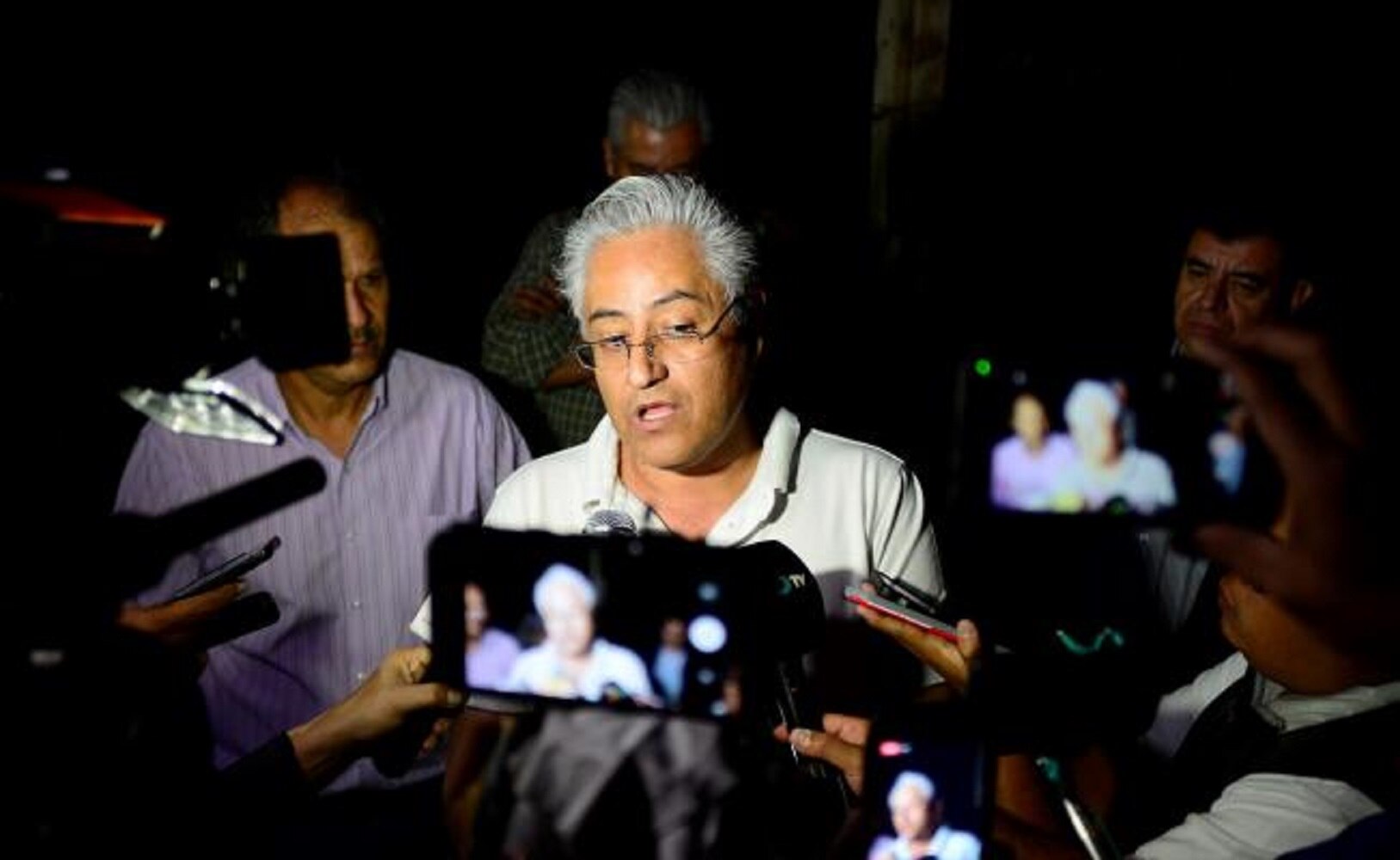 Alejandro Vera Jiménez, ex rector de la Universidad Autónoma del Estado de Morelos, tras ser liberado. FOTO: TONY RIVERA