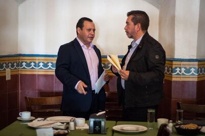 Legisladores aceptan donar sus ingresos