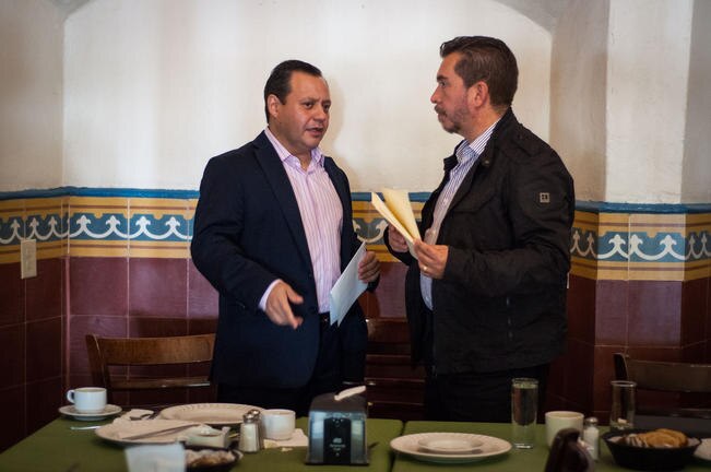 Legisladores aceptan donar sus ingresos