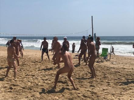 Suspenden encuentro nudista de Zipolite, Oaxaca, ante riesgo de Covid-19