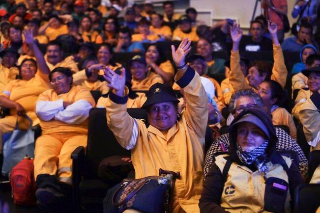 Proponen crear día del trabajador de servicios públicos