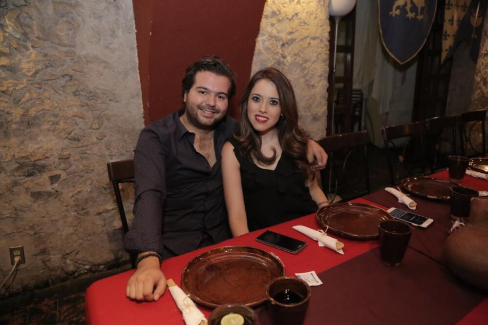 Queretanos y visitantes del país vivieron una experiencia de otra época, durante esta peculiar  presentación en la que artistas contemporáneos interactuaron con ellos