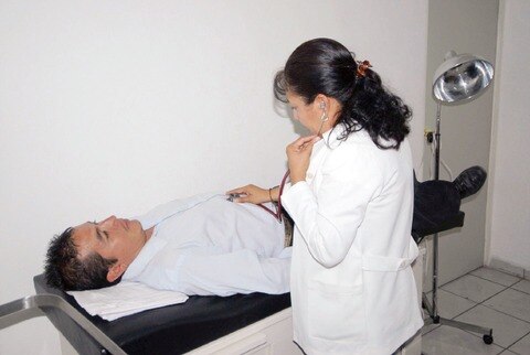 Experto: uno de cada tres, propenso a paro cerebral