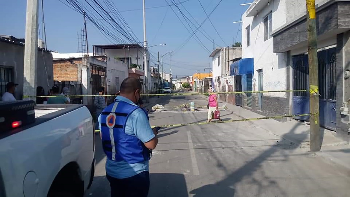 Tras lluvias, se abren 8 socavones en la capital de Querétaro
