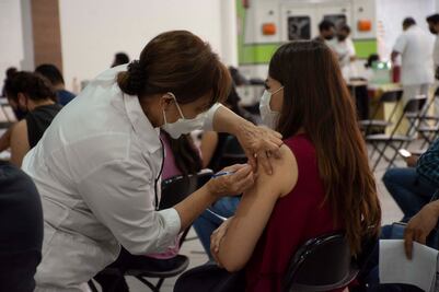 Vacunación disminuirá los contagios de Covid-19 entre los jóvenes 