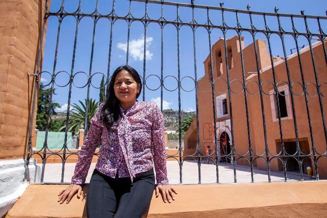 Claudia y su travesía para revivir el Viacrucis   