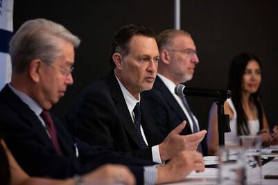 Mauricio Kuri defiende su política en cuestión de salud