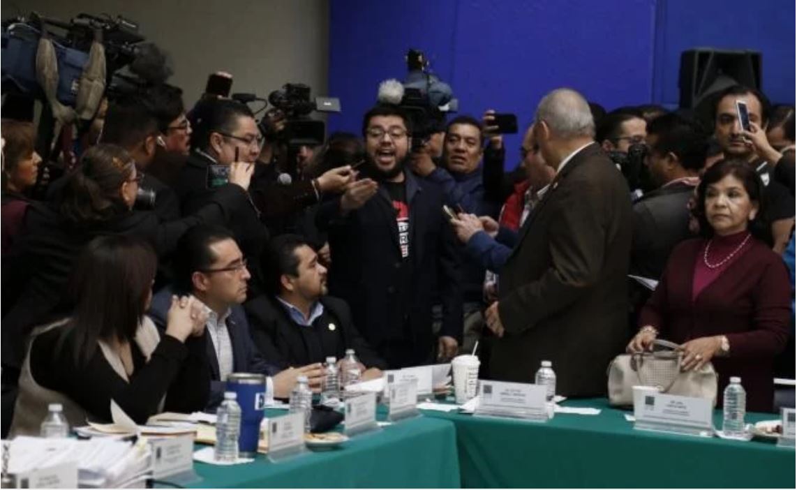 Alfredo Lecona, integrante de Seguridad Sin Guerra, solicitó a los diputados que “hicieran las cosas bien” y escucharan a los expertos (AGUSTÍN SALINAS. EL UNIVERSAL)