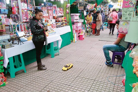 Afecta situación económica la compra de regalos