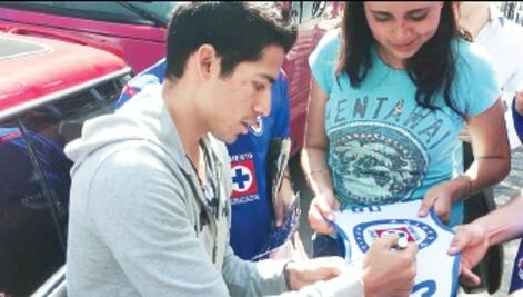 Javier Aquino se despide de Cruz Azul