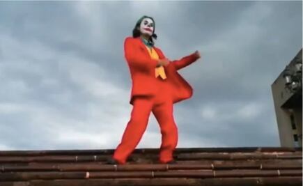 Fan de Joker baila como él en la Macroplaza y se viraliza