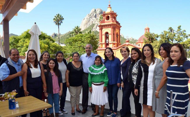 Abren tercera boutique en Ezequiel Montes