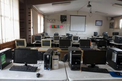 Clausuran dos preparatorias "patito" en Querétaro