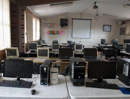 Clausuran dos preparatorias "patito" en Querétaro