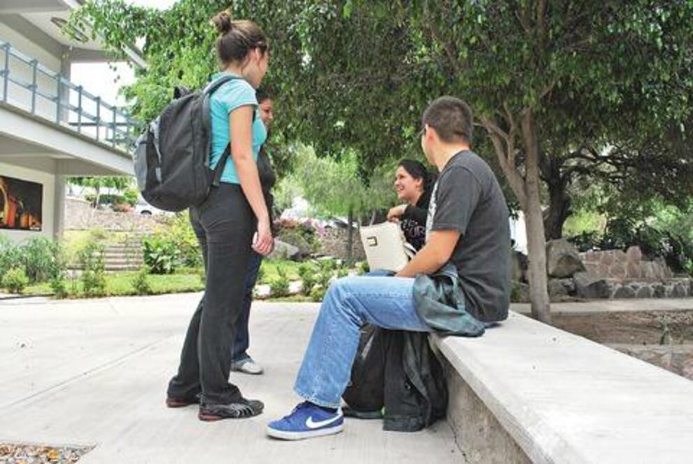 Estudiantes buscan crear espacios para el debate 
