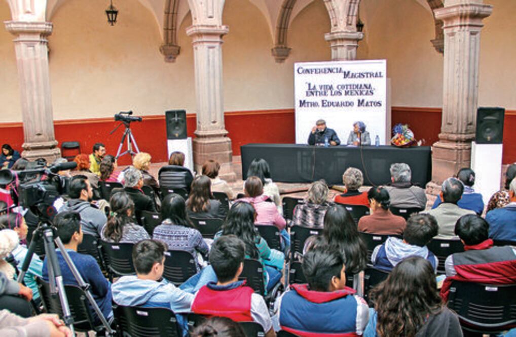 Presenta UAQ conferencia sobre la vida de mexicas