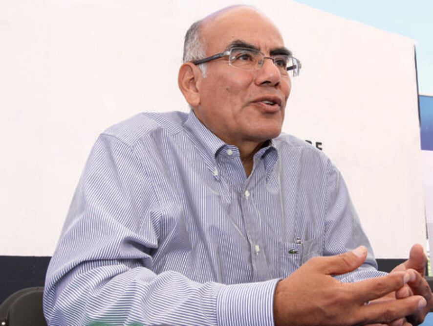 Se reúne Zapata con jóvenes sordomudos