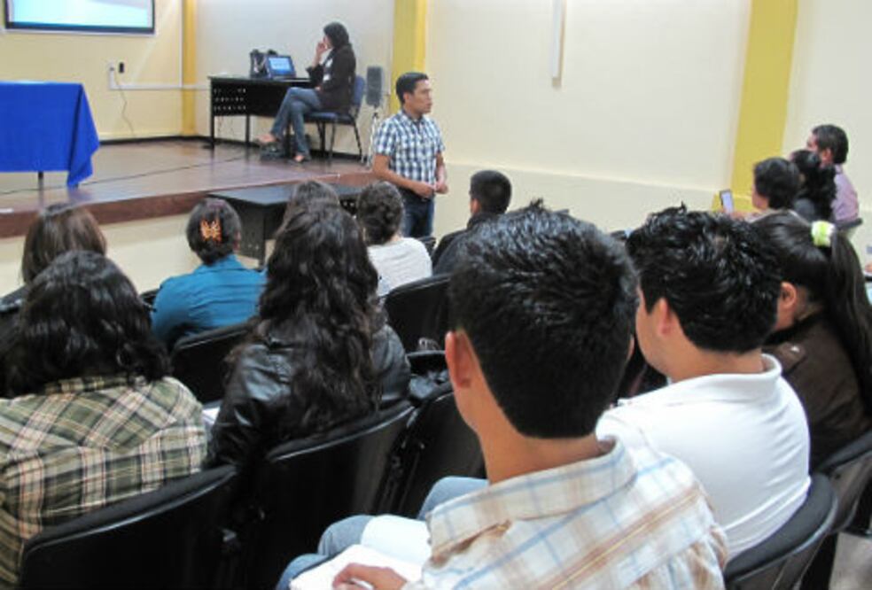 Fomentan la democracia en Amealco 