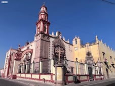 Unen esfuerzos para restaurar fachada de Parroquia de Santiago