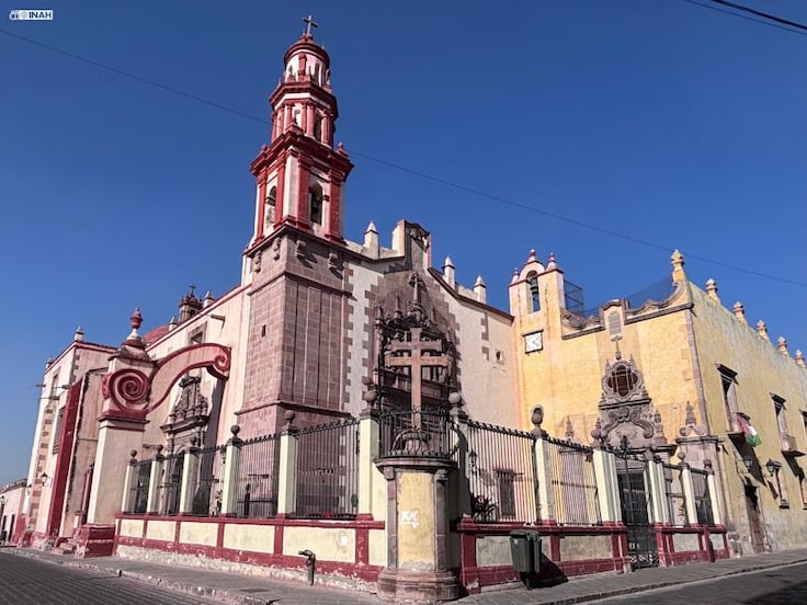 Unen esfuerzos para restaurar fachada de Parroquia de Santiago