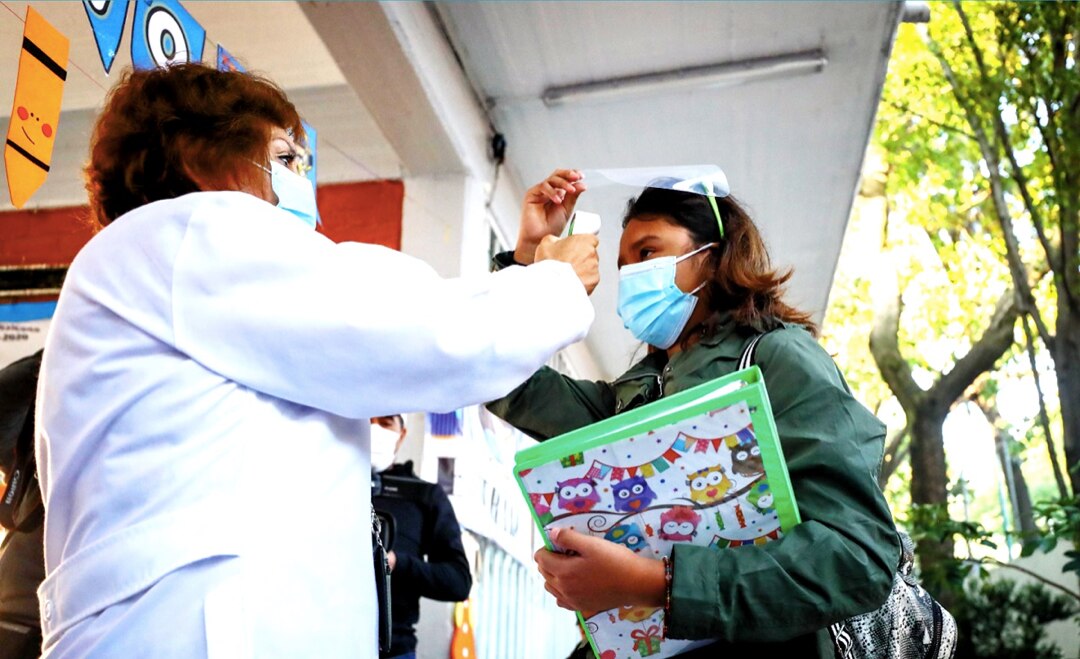 Registran tres casos de estudiantes con Covid-19 tras regreso a clases en CDMX