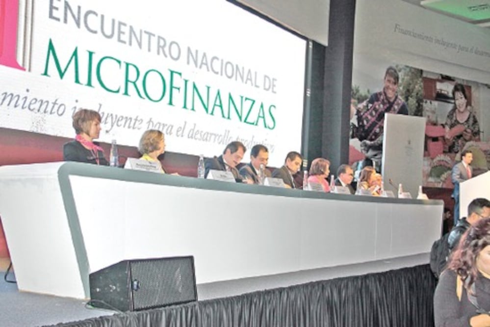 Impulsan servicios de banca rural