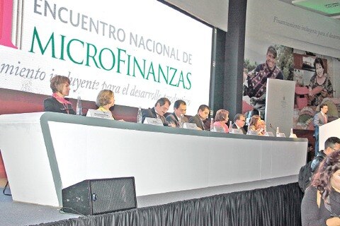 Impulsan servicios de banca rural