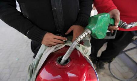 Precios de Magna, Premiun y diesel bajarán dos centavos este martes