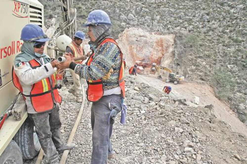 Urge Trabajo a regular operación de mineras