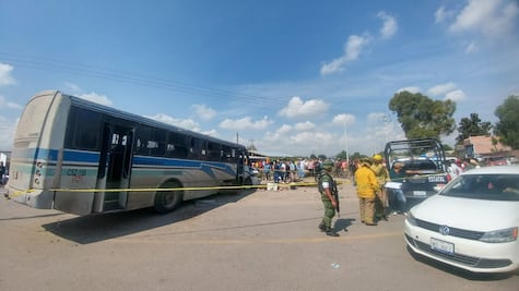 #Avance | Tren arrolla autobús en SJR