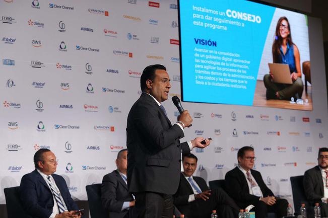 “Seamos una ciudad inteligente”, pide Luis Nava