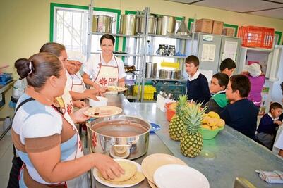 DIF convive con madres en Tlacote