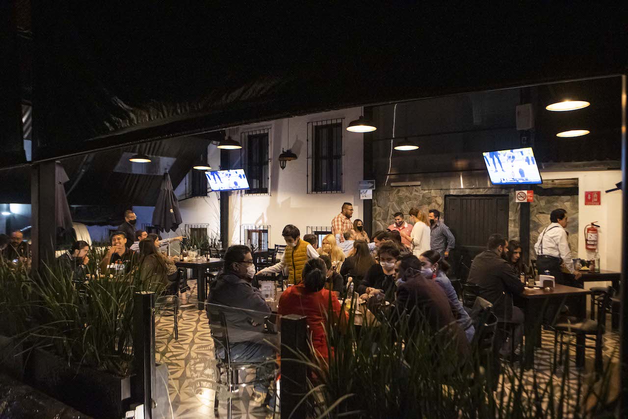 "Mortal, regresar al escenario C", dicen los dueños de bares