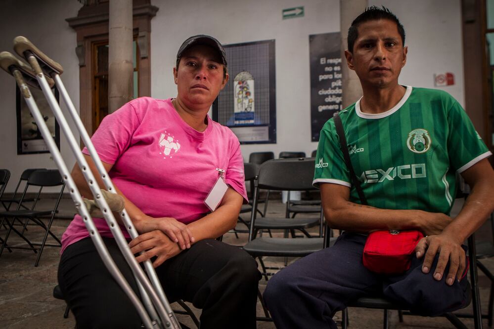 José Carmen es padre de siete, pero sólo vive con los más chicos; su hija de 15 años dejó los estudios y con su esposa le ayuda a vender flanes por las calles de la ciudad para mantener a la familia. (FOTO: DEMIAN CHÁVEZ. EL UNIVERSAL)