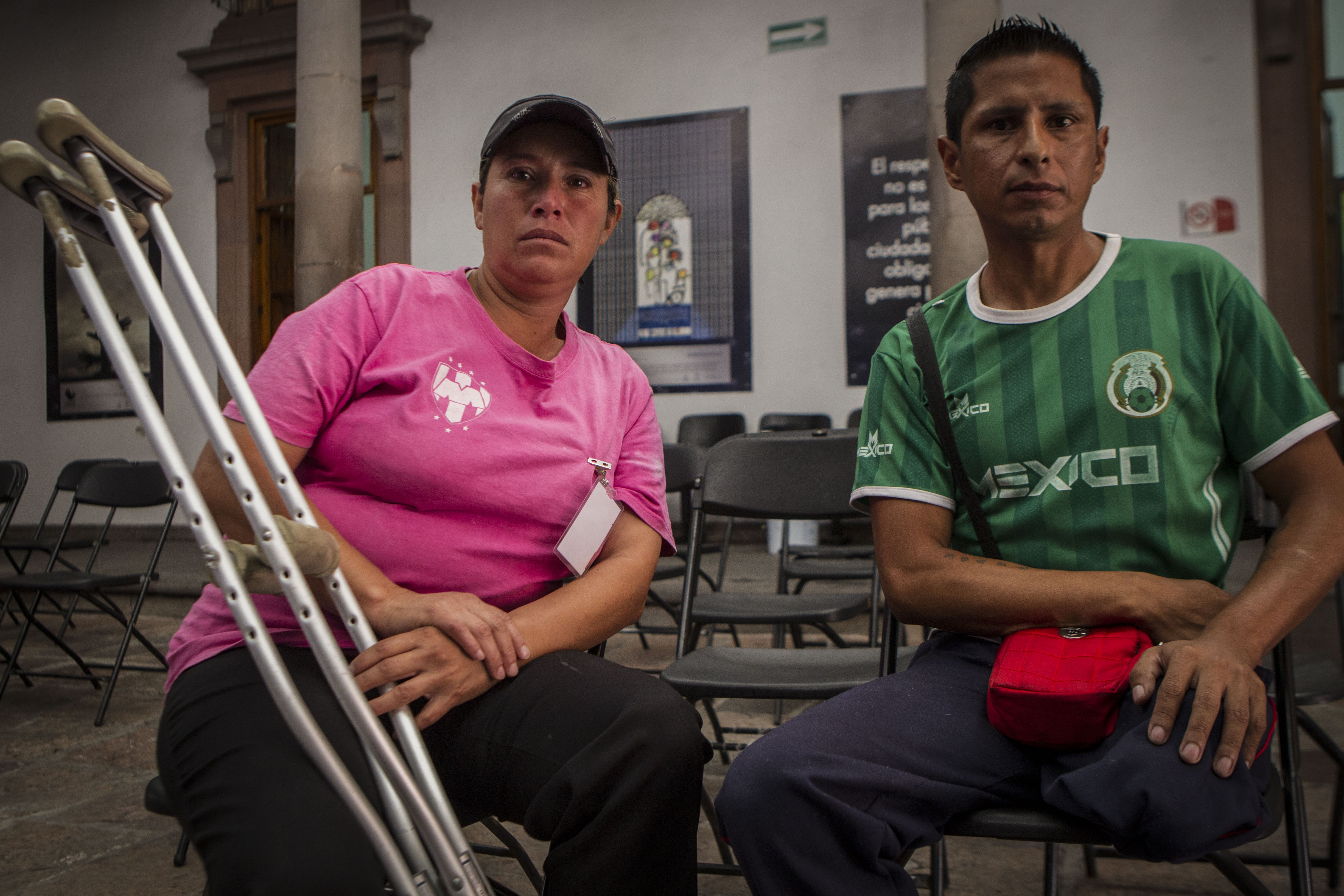 José Carmen es padre de siete, pero sólo vive con los más chicos; su hija de 15 años dejó los estudios y con su esposa le ayuda a vender flanes por las calles de la ciudad para mantener a la familia. (FOTO: DEMIAN CHÁVEZ. EL UNIVERSAL)