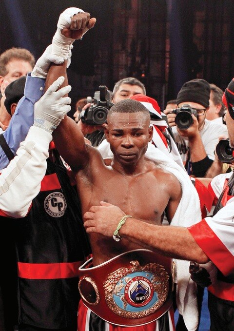 Rigondeaux hizo ver mal  a Nonito y unifica cintos