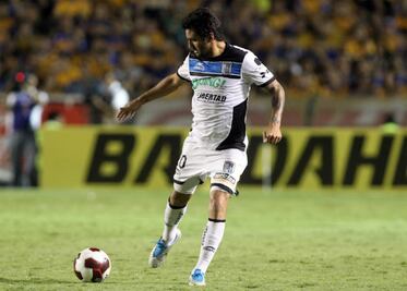 Carlos Bueno interesa al León