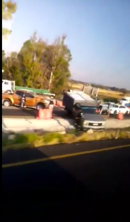 Accidente mantiene detenida la autopista México-Querétaro 