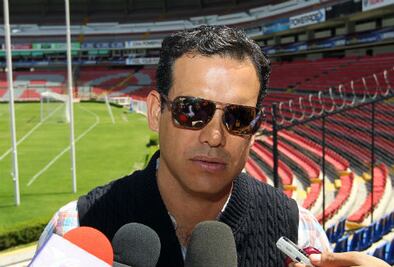 Gallos al margen de caso Sergio Bueno