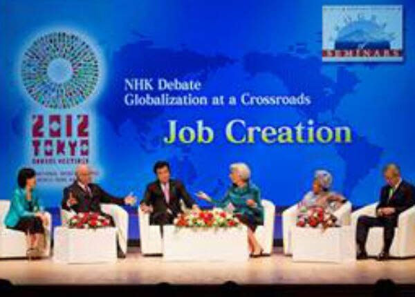 FMI pide crear suficientes empleos para los jóvenes