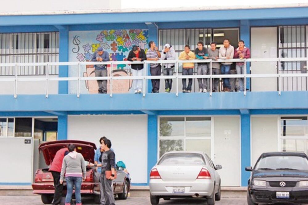 Reconoce UAQ falta  de espacios educativos  