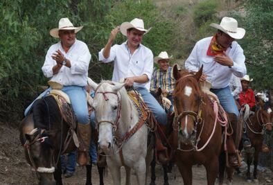 Visita a comunidades de Peñamiller