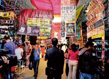 Gobierno y empresarios abordan tema de piratería 