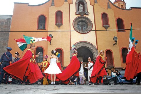 Trabajan en libro sobre la historia y tradiciones de SJR