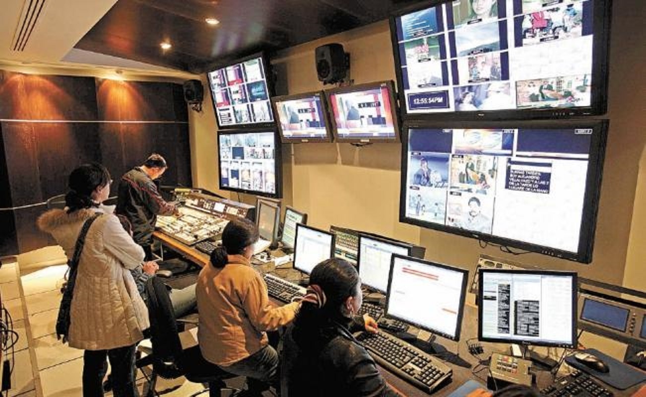 El Fantasma extiende en AL control mediático