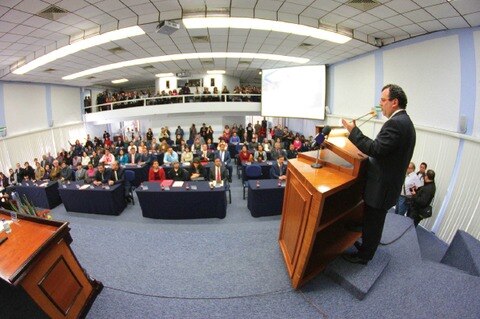 Toma protesta el rector de la UAQ