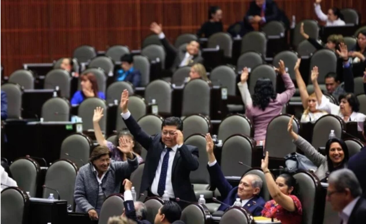 Diputados aprueban en lo general reformas para que nadie gane más que AMLO